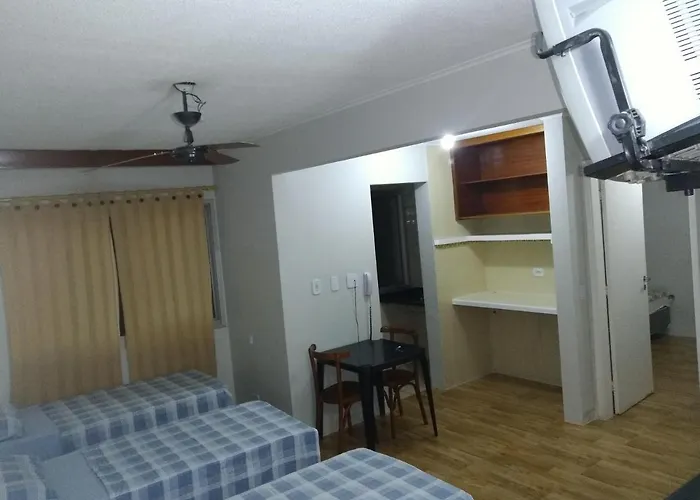 Central Plaza Flat